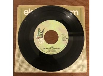 QUEEN - WE ARE THE CHAMPIONS/WE WILL ROCK YOU. ORIGINAL 45 RECORD (1977)