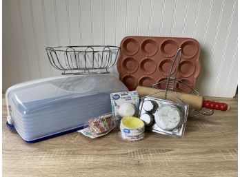 Cupcakes! Includes Travel Container, Baking Tray, Baskets, Rolling Pin And Liners