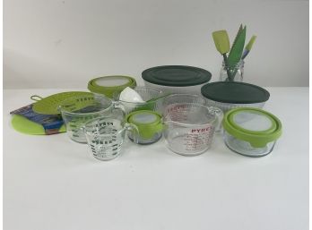 Pyrex Measuring Cups, Measuring Bowls And Other Kitchen Tools