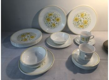 41 Corelle Yellow Flower Dishes