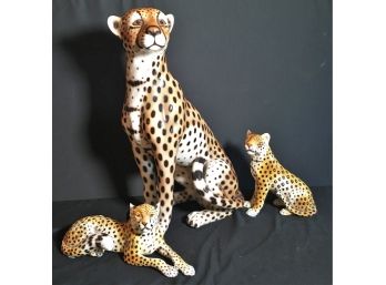 Ceramic Family Of Cheetahs In Varying Sizes Including 2 Made In Italy From Ronzan