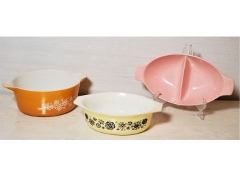 Vintage Pyrex Mixing / Serving Bowls