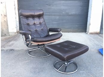 Mid Century Vinyl And Chrome Reclining Lounge Chair