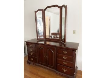 Pennsylvania House Furniture Dresser With Tri-Fold Mirror