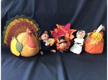 Annalee Thanksgiving Pilgrim Dolls And Turkey