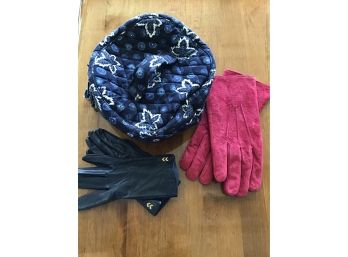 Ladies Lot - Vera Bradley Makeup Bag, Navy Leather Gloves And Red Suede Gloves