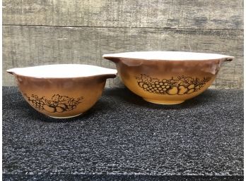 Set Of Pyrex Bowls