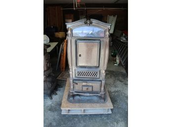 Antique 174 Dauntless Stove