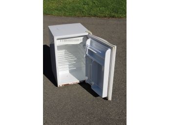 GE Mini Fridge