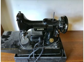 Singer Sewing Machine Featherweight 3-120