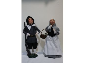 Byers Choice Ltd. 2001 Man With Gun And Woman With Basket