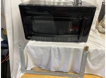 LG Model LMVM2055SB Over-Stove Black Microwave Oven With Mount Bracket Clean & Working