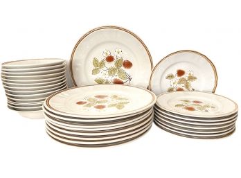 Vintage Americana Hearthside Stoneware Berries 'n Cream Partial Set