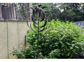 Gorgeous Garden Wind Sculpture Spinner