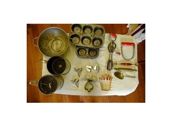 Vintage Lot Of 17 Kitchen Utensils ~ Mixed Lot