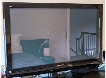 Panasonic 42' Flat Screen Tv - 40x30' With Stand