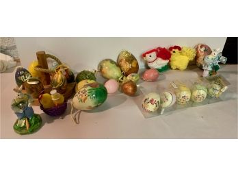 Vintage Easter Eggs And Figurines (35 Pieces)