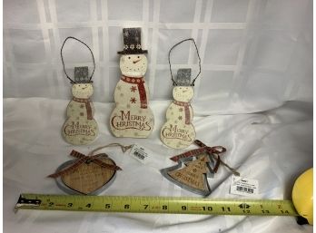 Snowmen And Ornaments