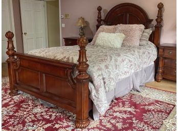 Reproduction Chippendale Style Low Poster Queen Bed With Acorn Finials And Scalloped Detailing