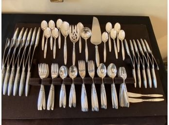 LUNT Sterling Silver 'Summer Song '  100 Pieces Flatware Set