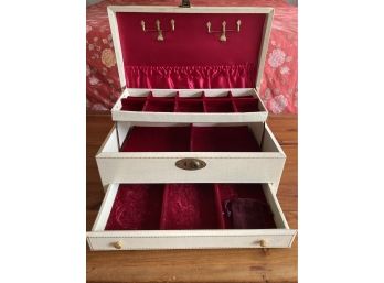 White Jewelry Box With Red Velvet