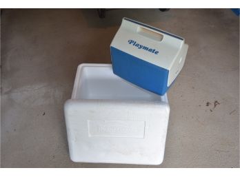 Playmate Cooler And Omaha Steaks Cooler Styrofoam 14'x10'x14 And 21'x15'x15'