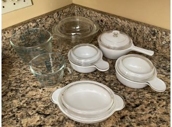 Pyrex Small Serving Dishes With Glass Lids And Measuring Cups