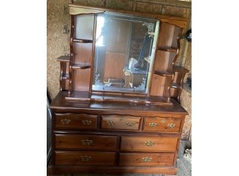 Ladies Chest With Mirror