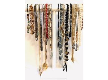 Large Grouping Of Necklaces - 33 Pieces