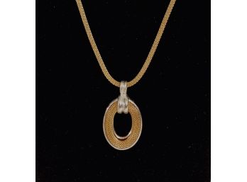 Gorgeous Gold Tone Rope Chain And Oval 'O' Pendant