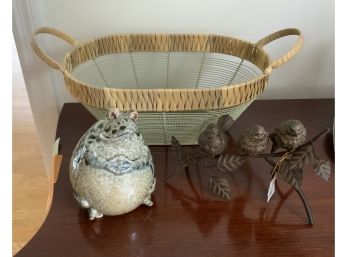 Ceramic Bull Frog , Decorative Metal Birds & Basket