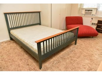 Queen Size Spindle Back Bed Frame (Boxspring Optional)