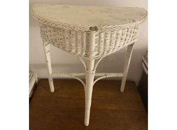 Wicker 1/2 Round Stand