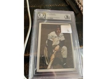 1979 Toma 50's #1 Joe Dimaggio Autographed Becket