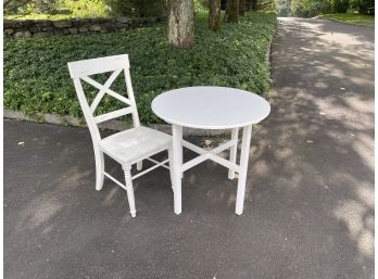 30-inch Round Table & Chair, White