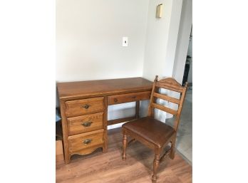 Stanley Furniture Desk And Chair