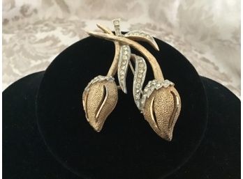 Vintage BSK Gold Tone And Rhinestone Floral Pin