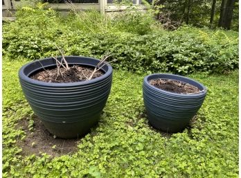 Composite Round Curve Ribbed Pot Planters - Set Of 2