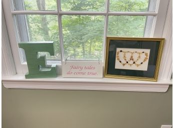 Wall Decor & Green Painted Standing Letter - E