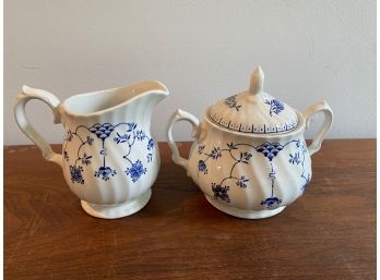 Yorktown By Salem China Co Olde Staffordshire England Sugar & Creamer Dishes