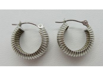 18K White Gold Hoop Earrings