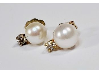 Vintage 14k Gold Pearl Earrings With Small Diamond