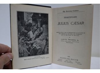 1945 Shakespeare Julius Ceasar Edited By Samuel Thurber Jr. Mini Book Hardcover (M)