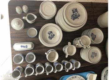 Lot Of 88 Pieces Of Yorktowne Pfaltzgraff