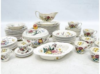 A Large Service Of Antique And Vintage 'Gainsborough' Spode - 70 Plus Pieces