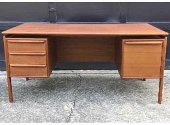 Great DANISH MODERN Teak MID CENTURY Desk