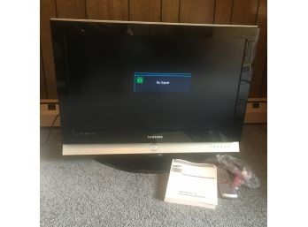 Samsung 32' LCD TV.