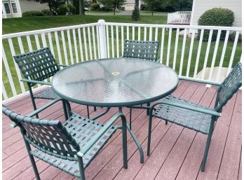 Patio Set: Round Table And Four Chairs