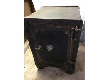 Antique NEW HAVEN CONNECTICUT SAFE On Wheels