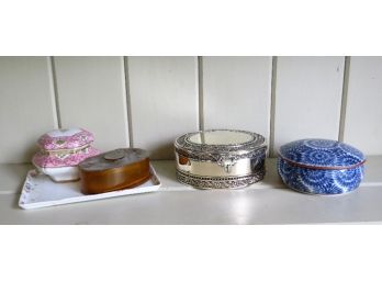 Pretty Grouping Of Dresser Ring Boxes With Tray - Nippon And More